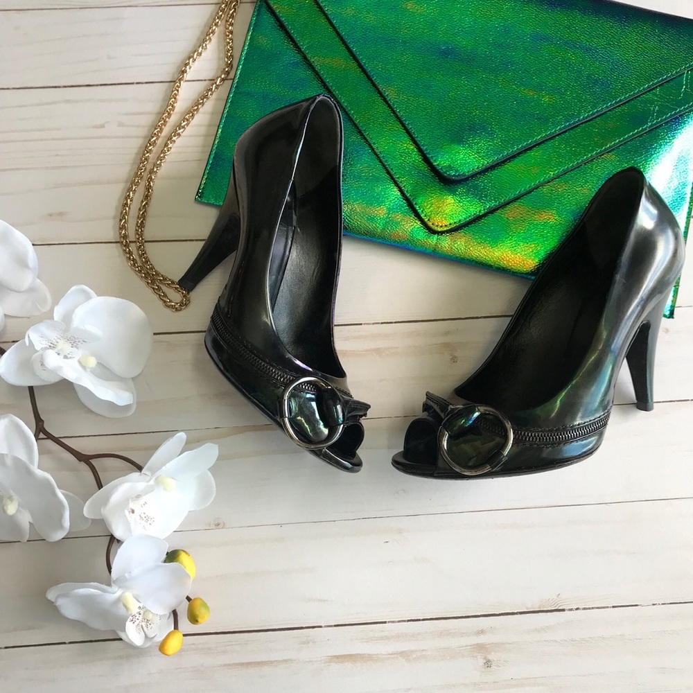 Gucci Black Patent Leather Peep-Toe Heels with Round Buckle